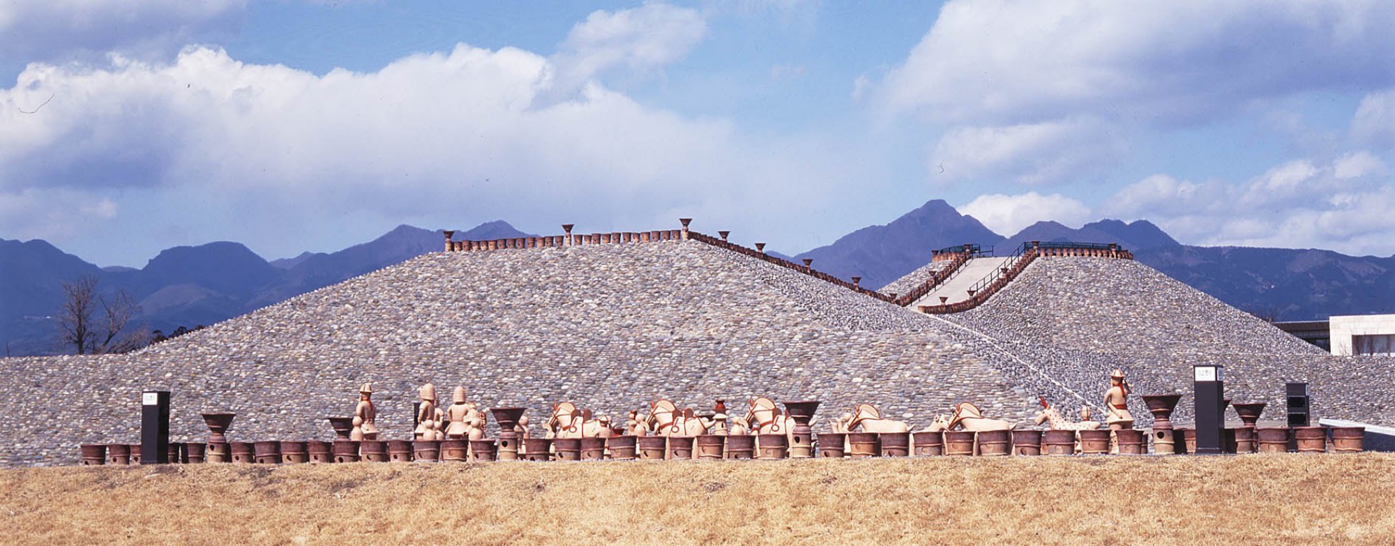 The Hotoda Kofun Group